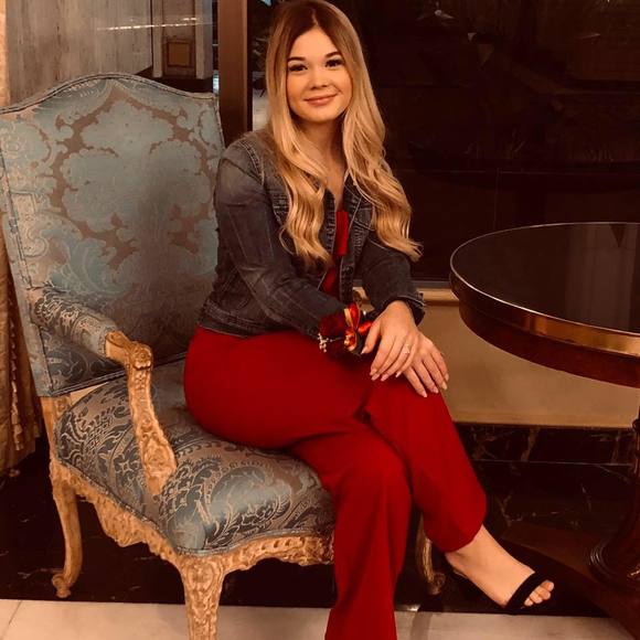 Meet your Posher, Hannah - Picture 1 of 1